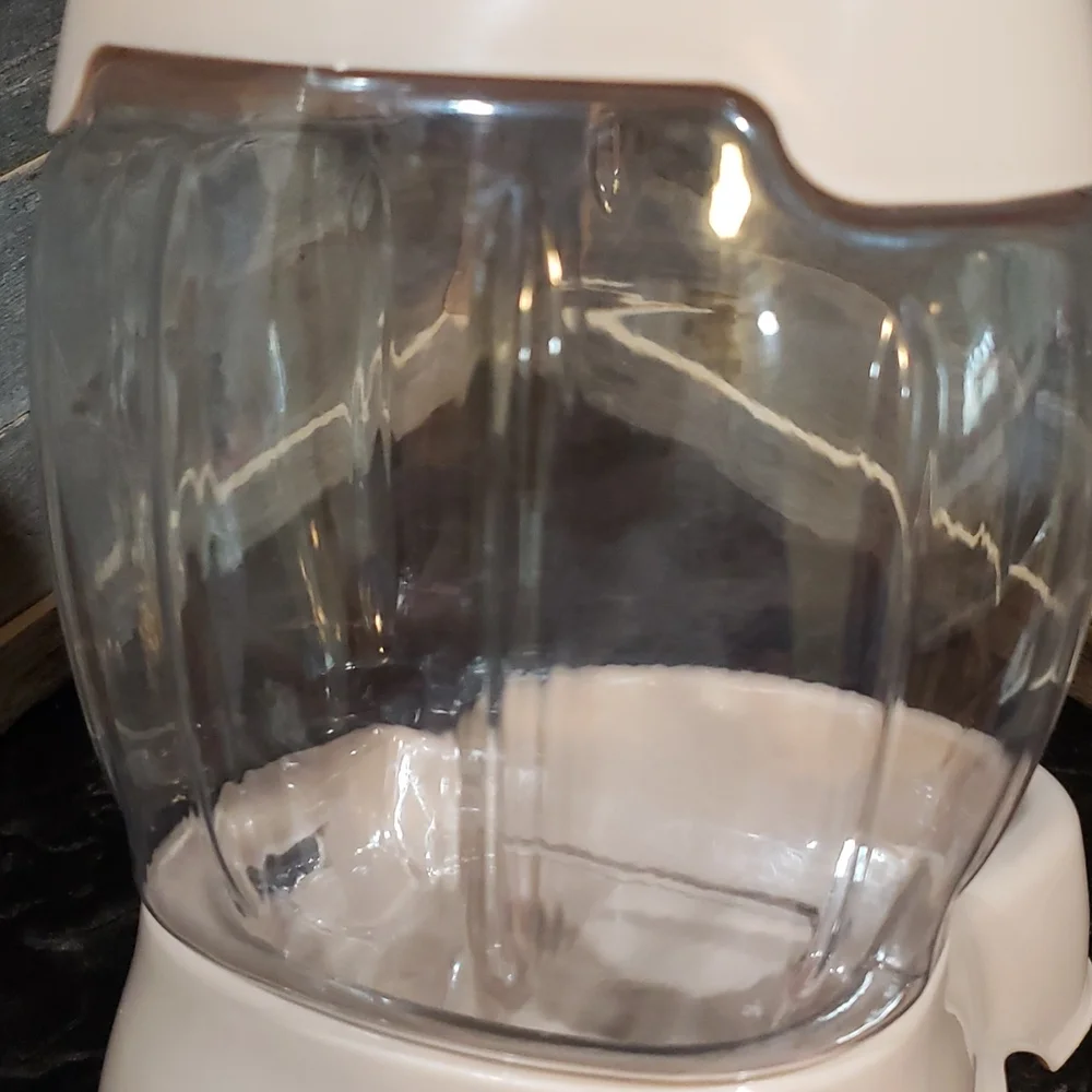 Petmate pet cafe Automatic Feeder Tan 48 is size